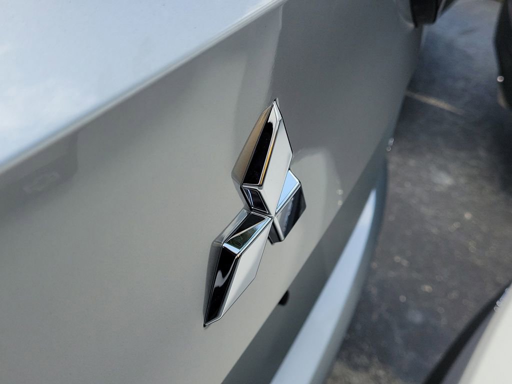 New 2025 Mitsubishi Outlander SEL image 4