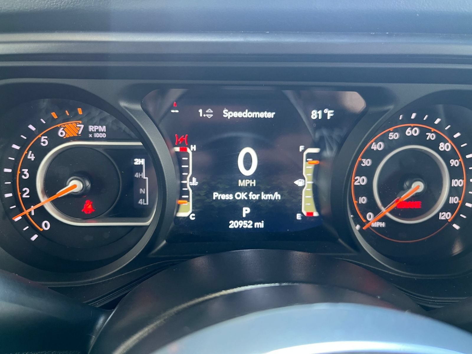 Used 2025 Jeep Wrangler Unlimited Sahara AWD/4WD image 38