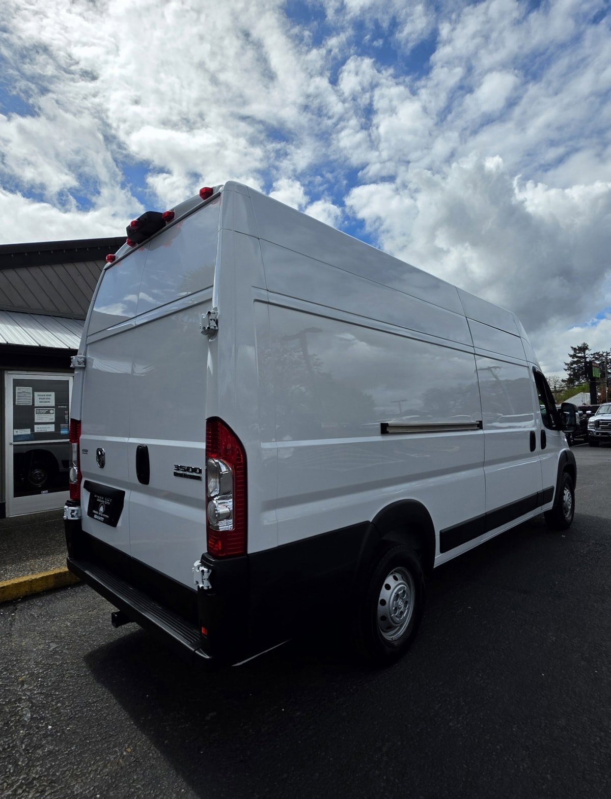 Used 2023 RAM ProMaster 3500 FWD image 8