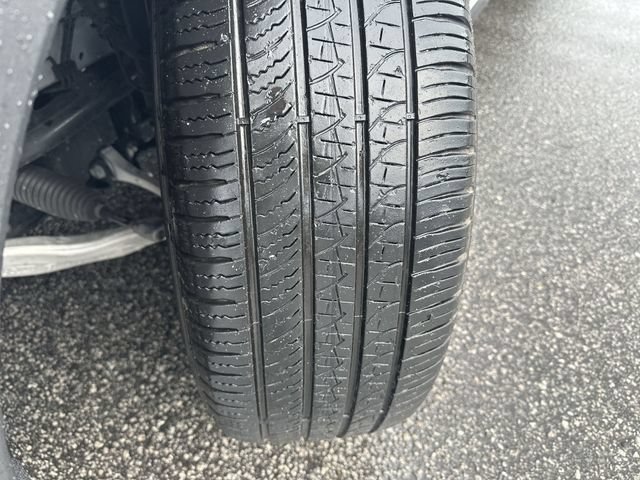 Used 2022 Ford Explorer Limited w/ Equipment Group 301A RWD image 11