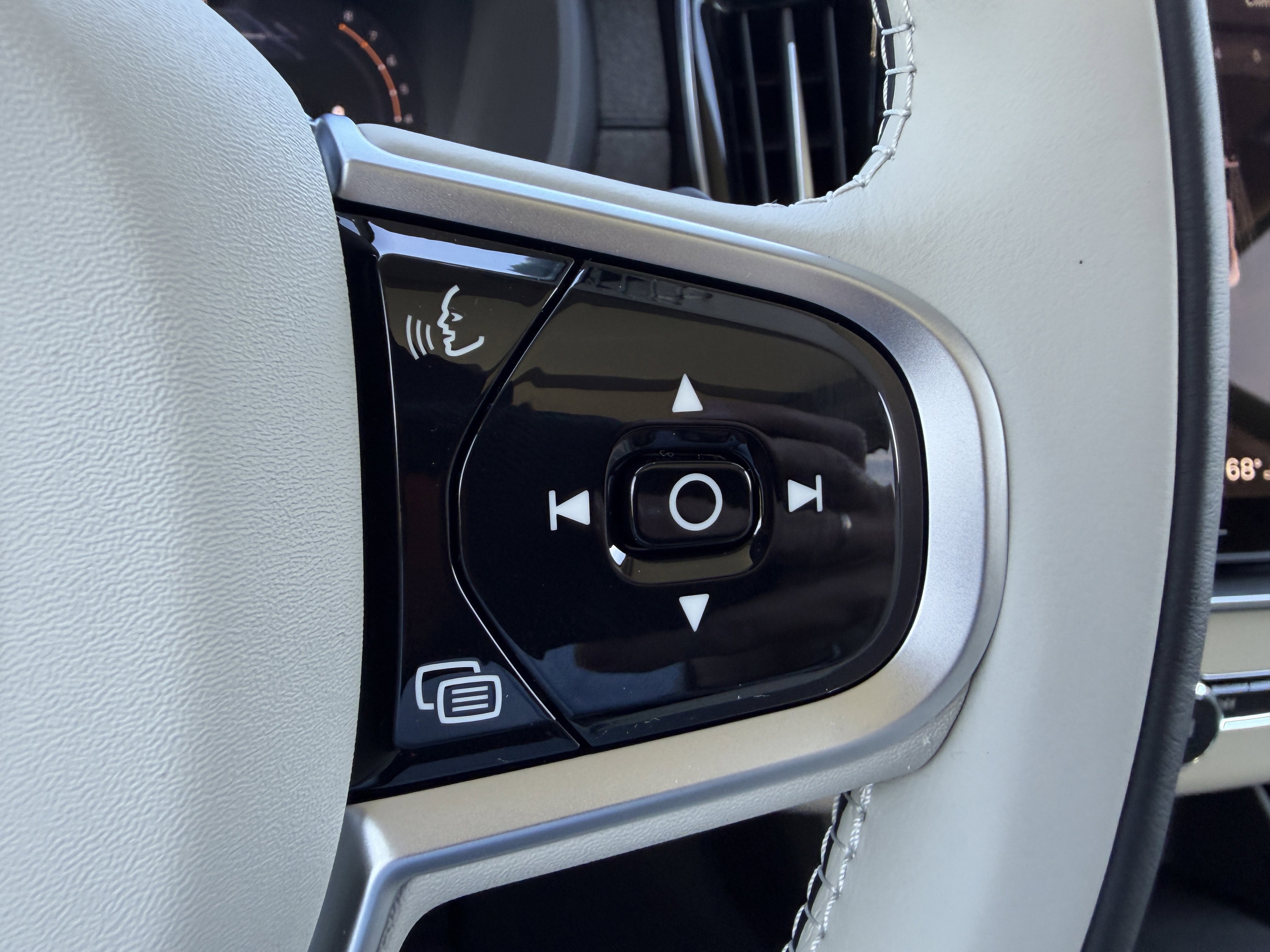 New 2026 Volvo XC90 B5 Ultra image 30