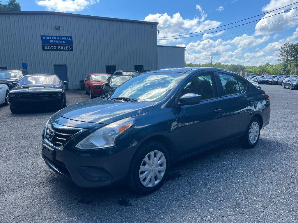 Used 2017 Nissan Versa S FWD image 1