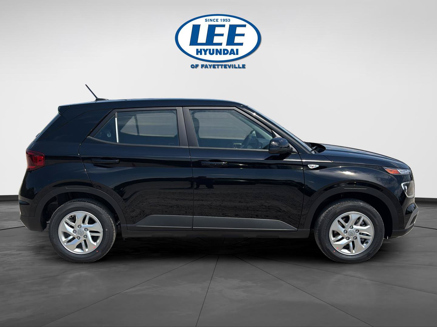New 2026 Hyundai Venue SE FWD image 2