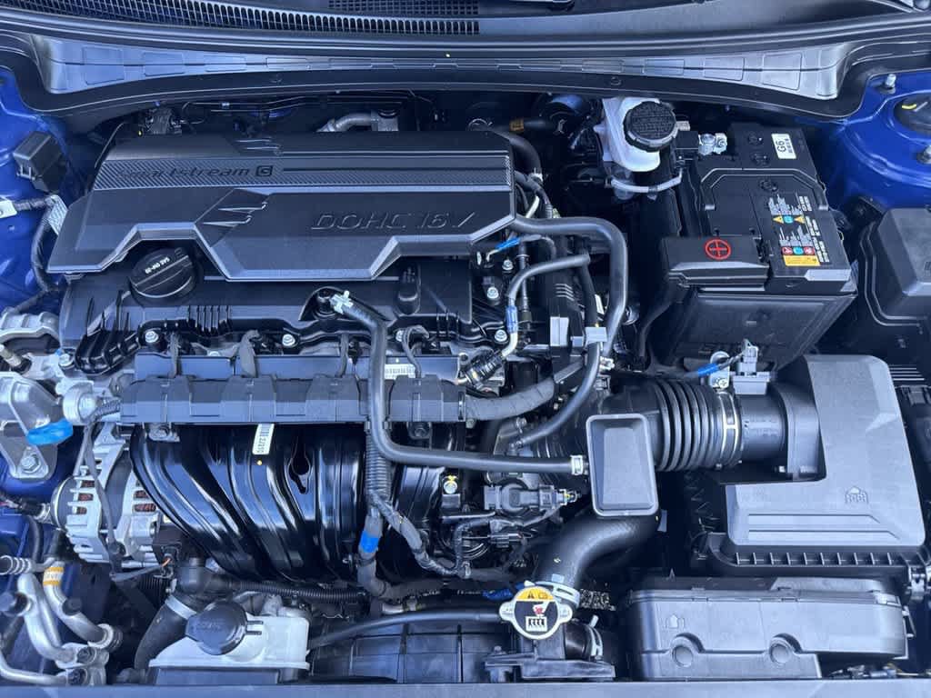 Used 2025 Hyundai Elantra Sport FWD image 11