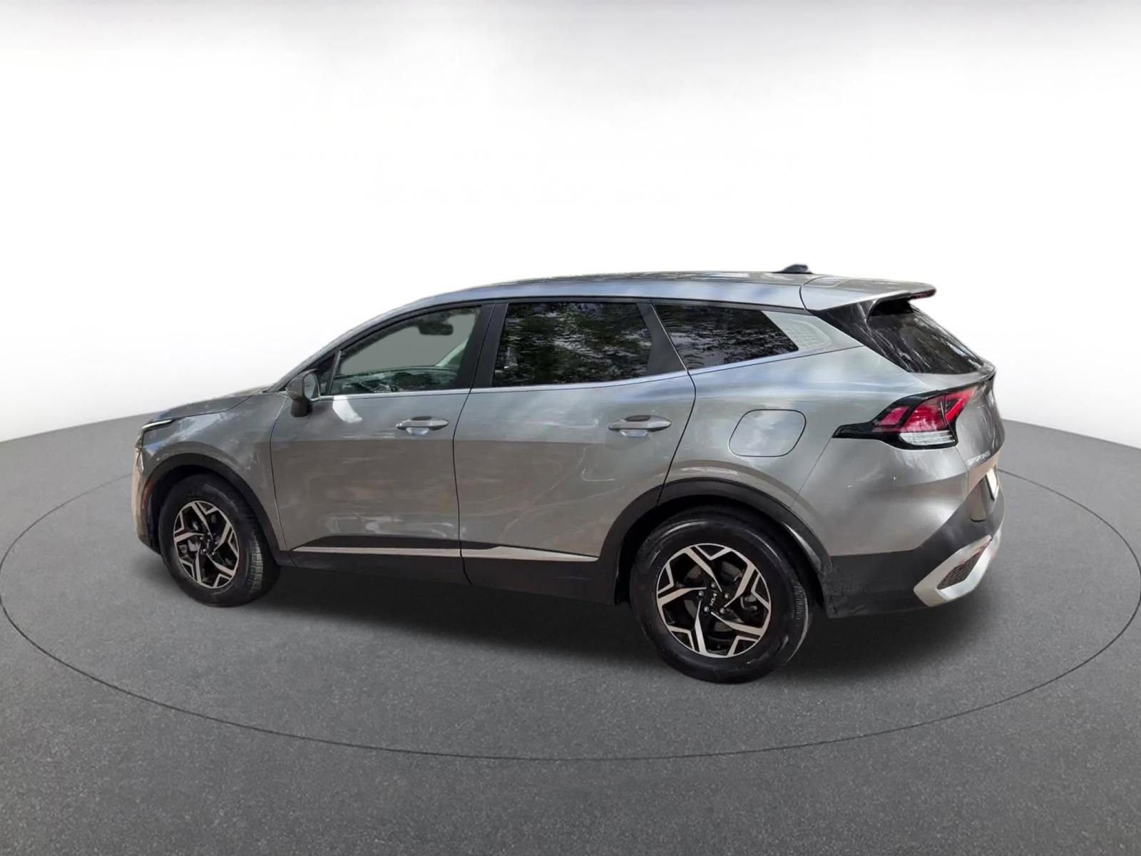 Used 2025 Kia Sportage LX FWD image 10