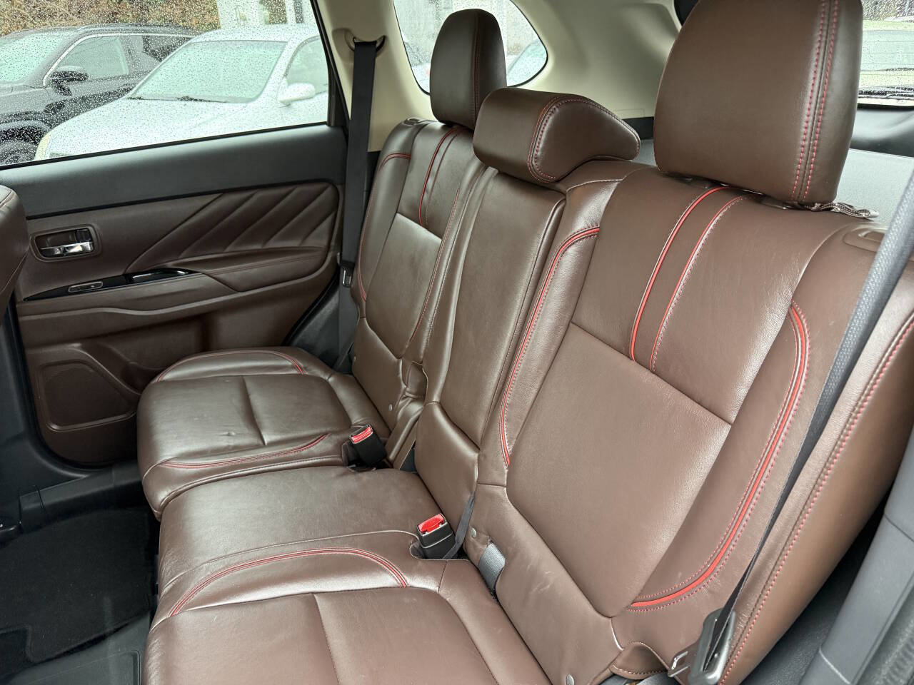 Used 2018 Mitsubishi Outlander SEL image 22