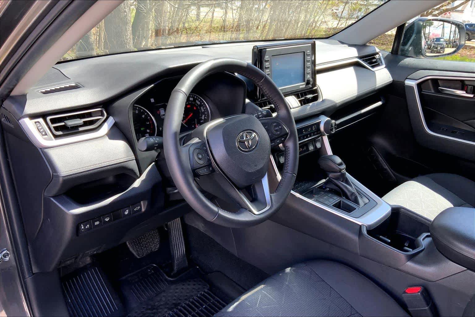 Used 2022 Toyota RAV4 XLE w/ Convenience Package AWD/4WD image 18