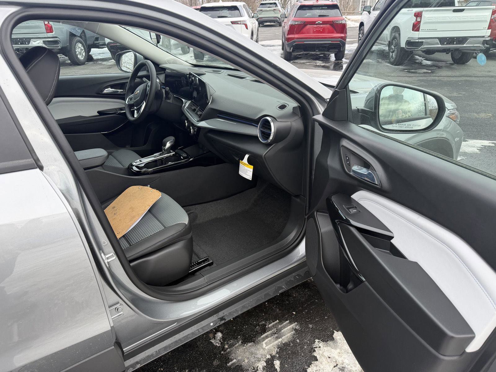 New 2026 Chevrolet Trax LT w/ Driver Confidence Package image 13