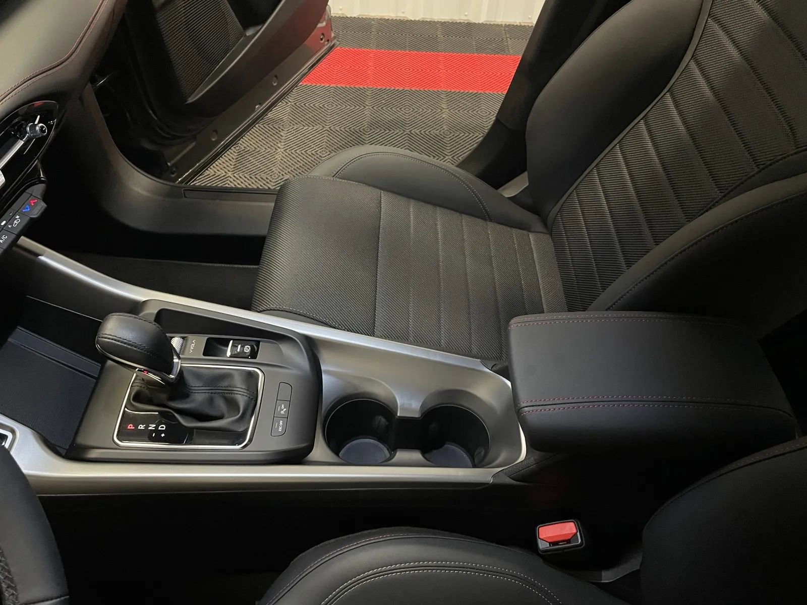 Used 2024 Dodge Hornet R/T image 33