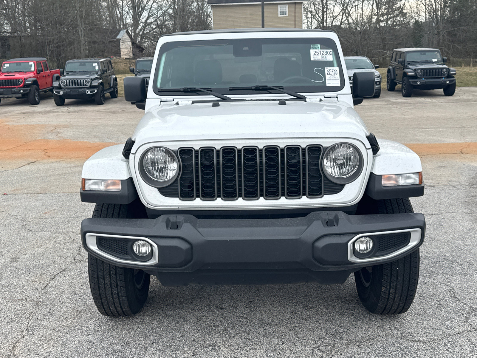 Used 2025 Jeep Gladiator Sport image 2