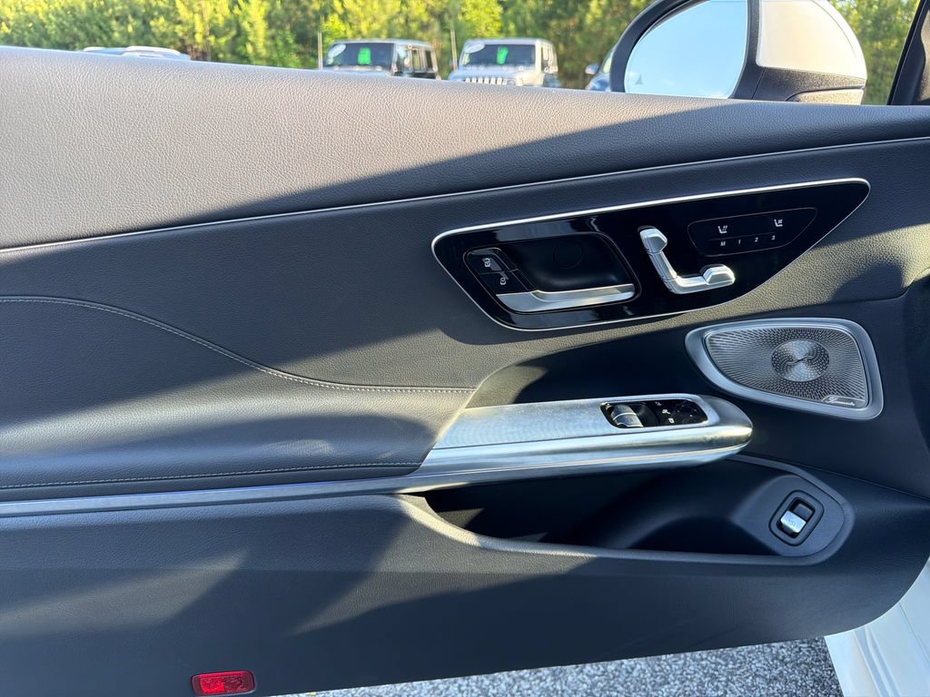 Used 2024 Mercedes-Benz CLE 300 4MATIC Coupe image 28