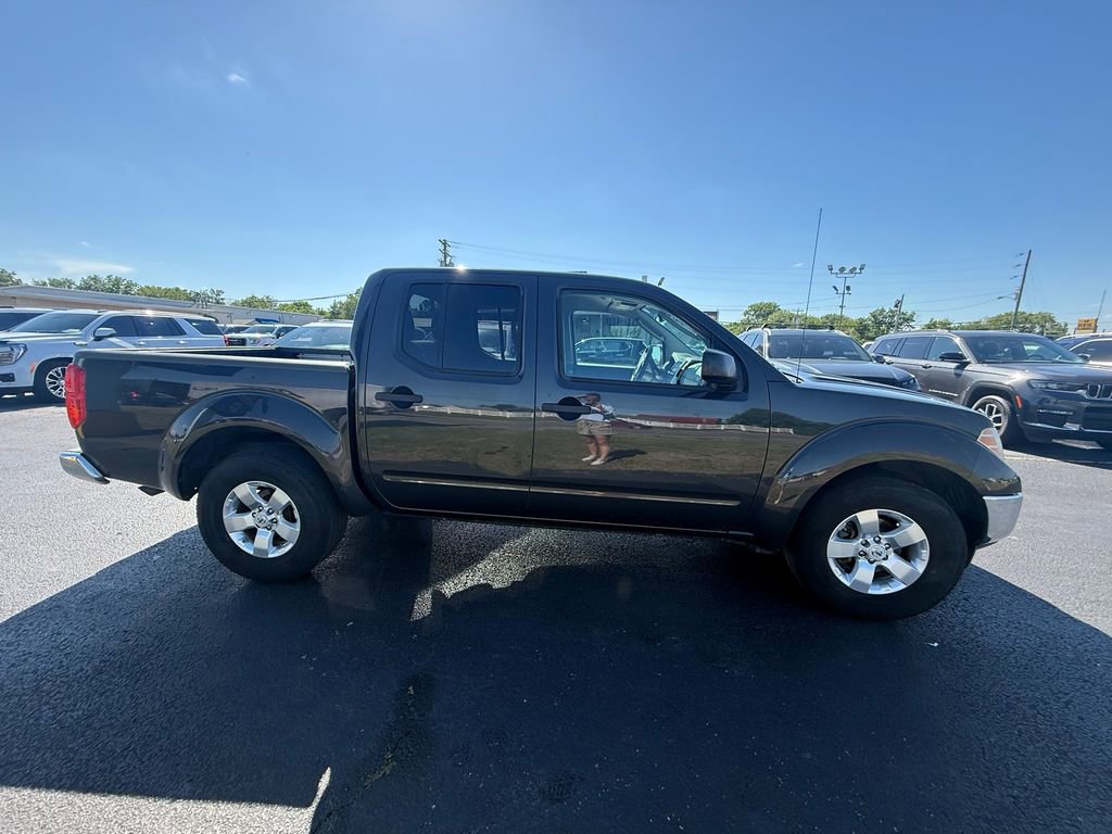 Used 2011 Nissan Frontier SV w/ SV Premium Utility Pkg RWD image 2