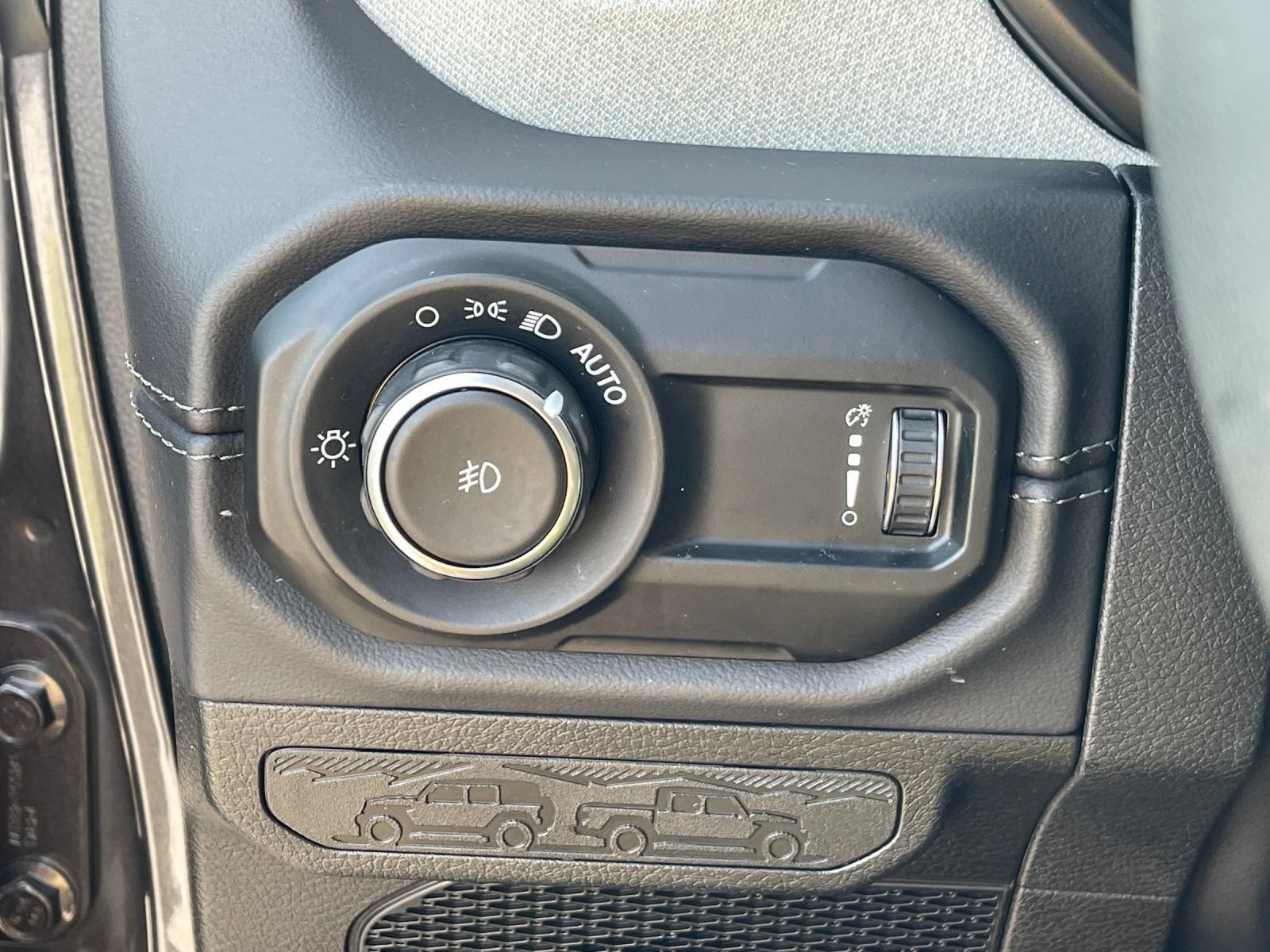Used 2025 Jeep Wrangler Unlimited Sahara AWD/4WD image 30
