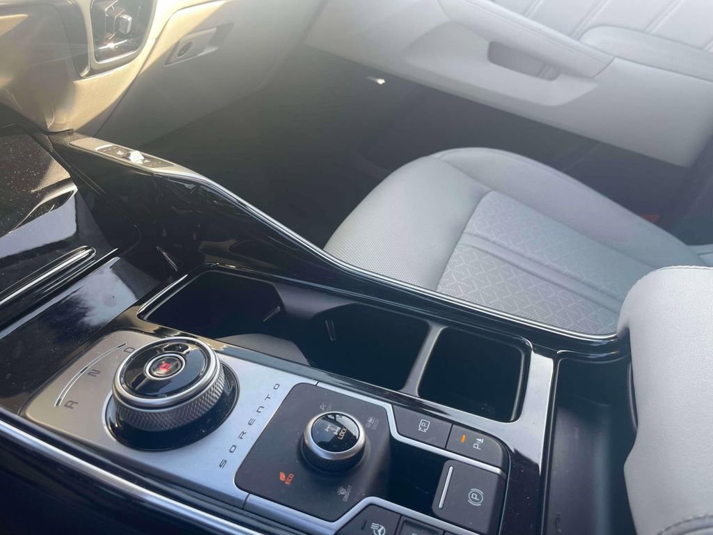 Used 2023 Kia Sorento SX Prestige image 33