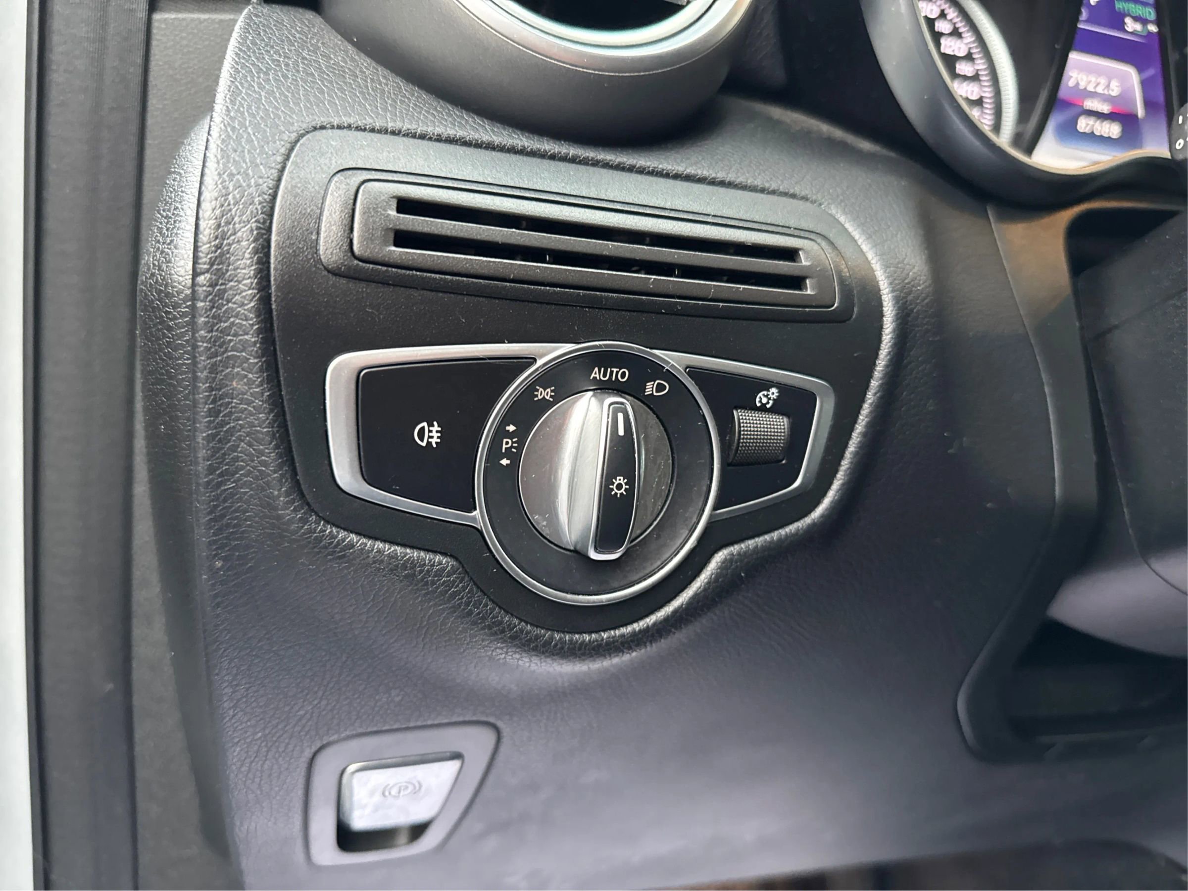 Used 2018 Mercedes-Benz GLC 350e 4MATIC image 21