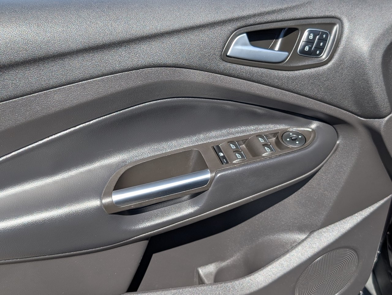 Used 2019 Ford Escape Titanium FWD image 15