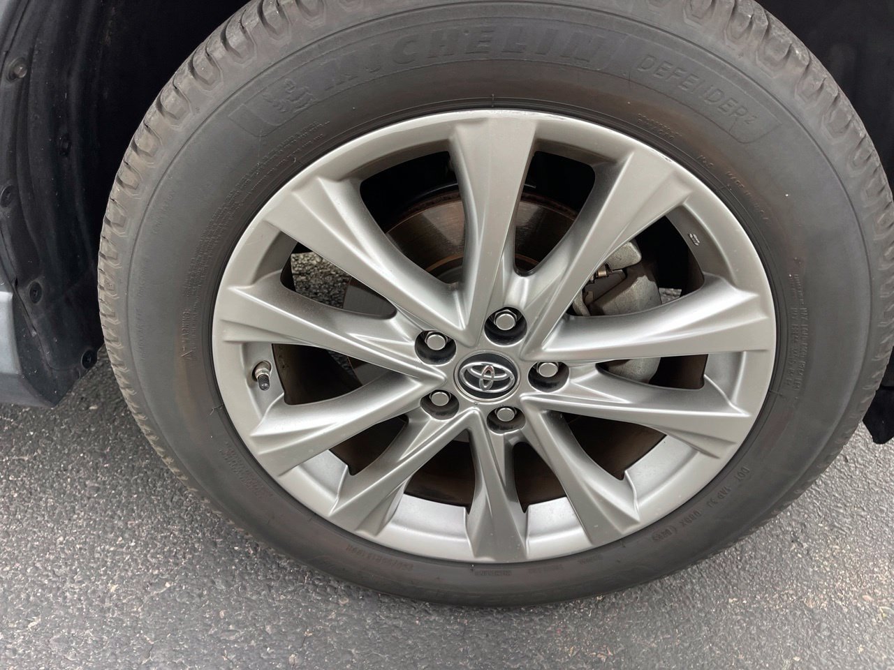 Used 2018 Toyota RAV4 Limited w/ Advanced Technology Package AWD/4WD image 4