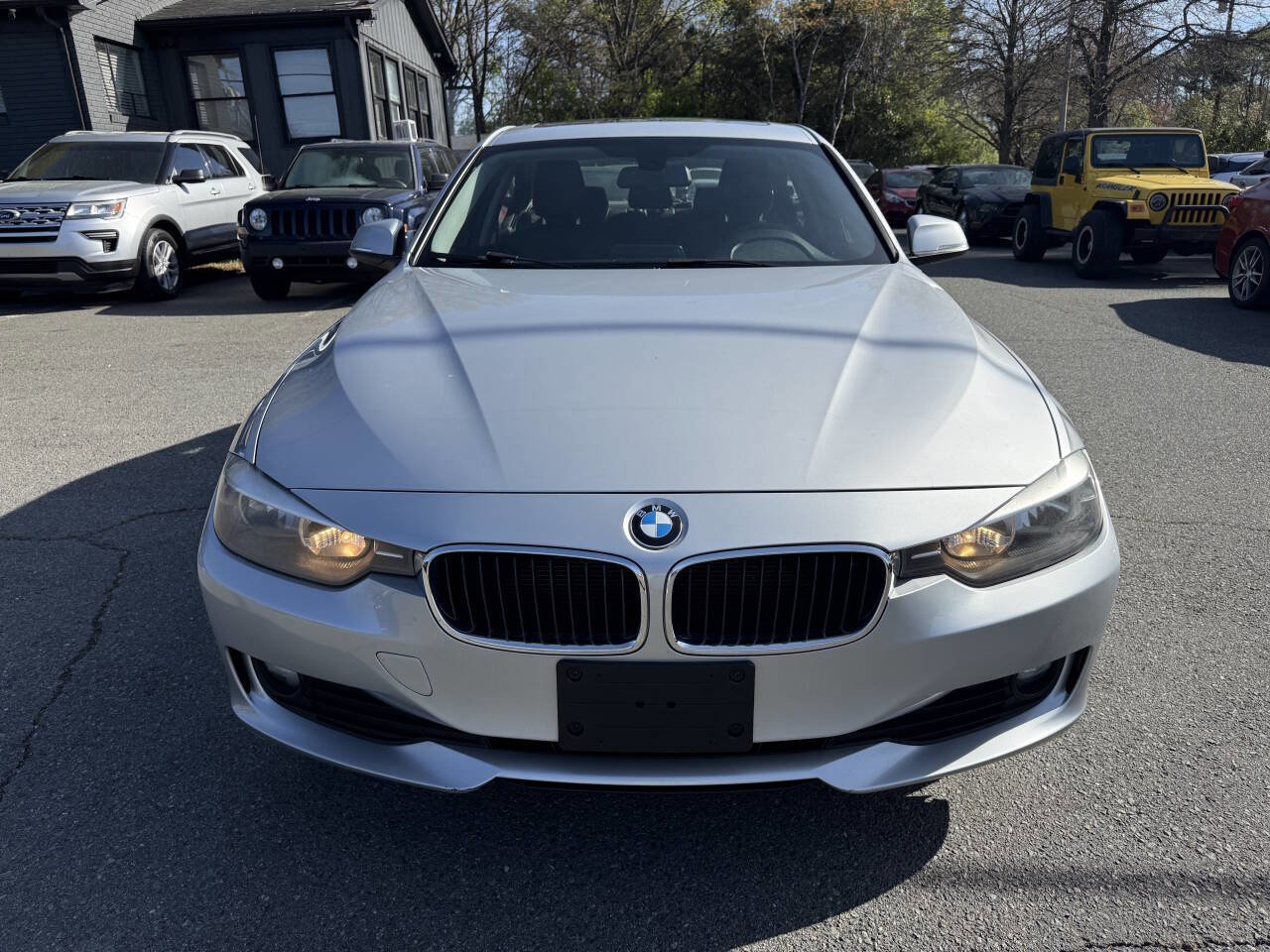 Used 2014 BMW 320i 320i 4dr Sedan image 3