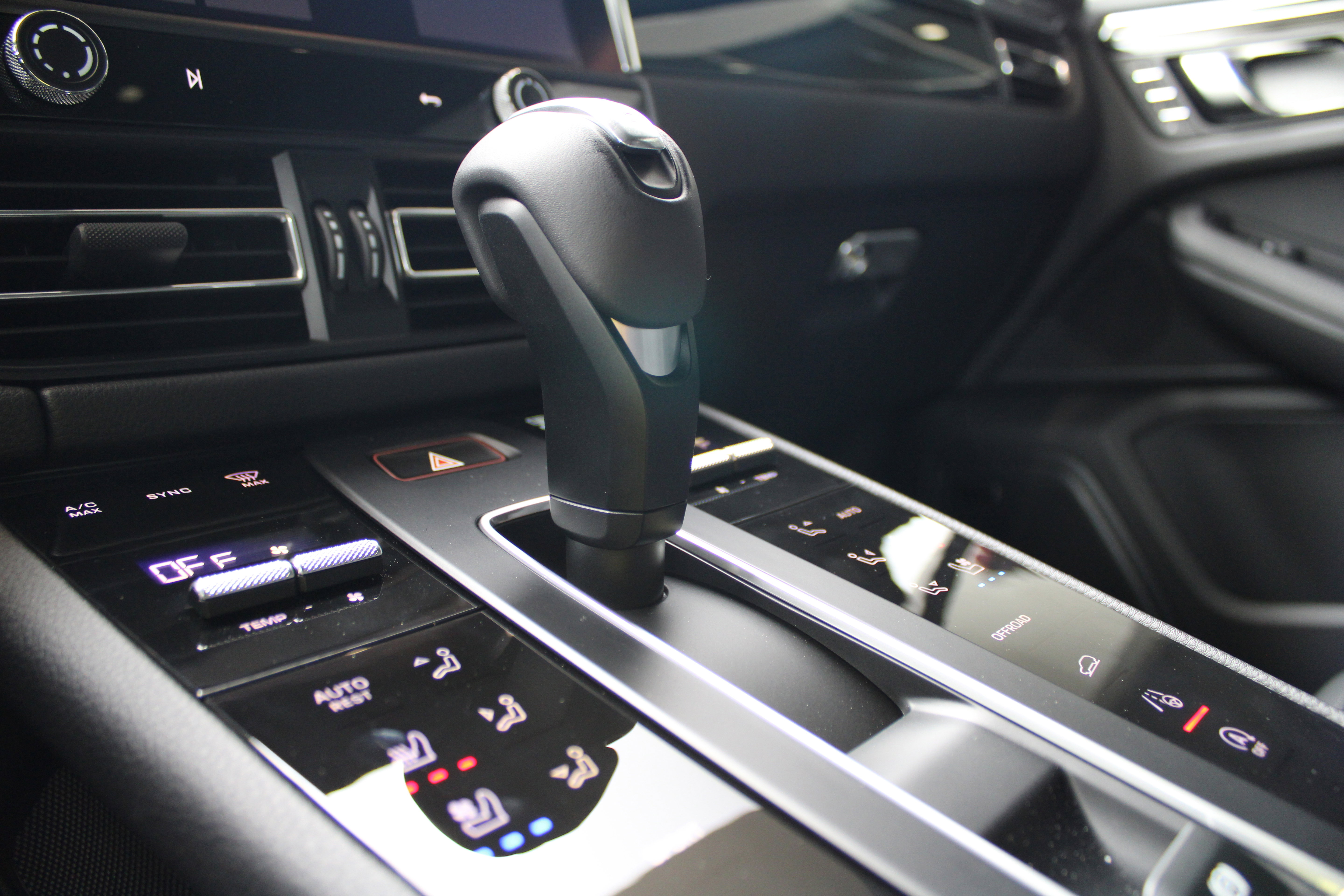 New 2025 Porsche Macan image 21