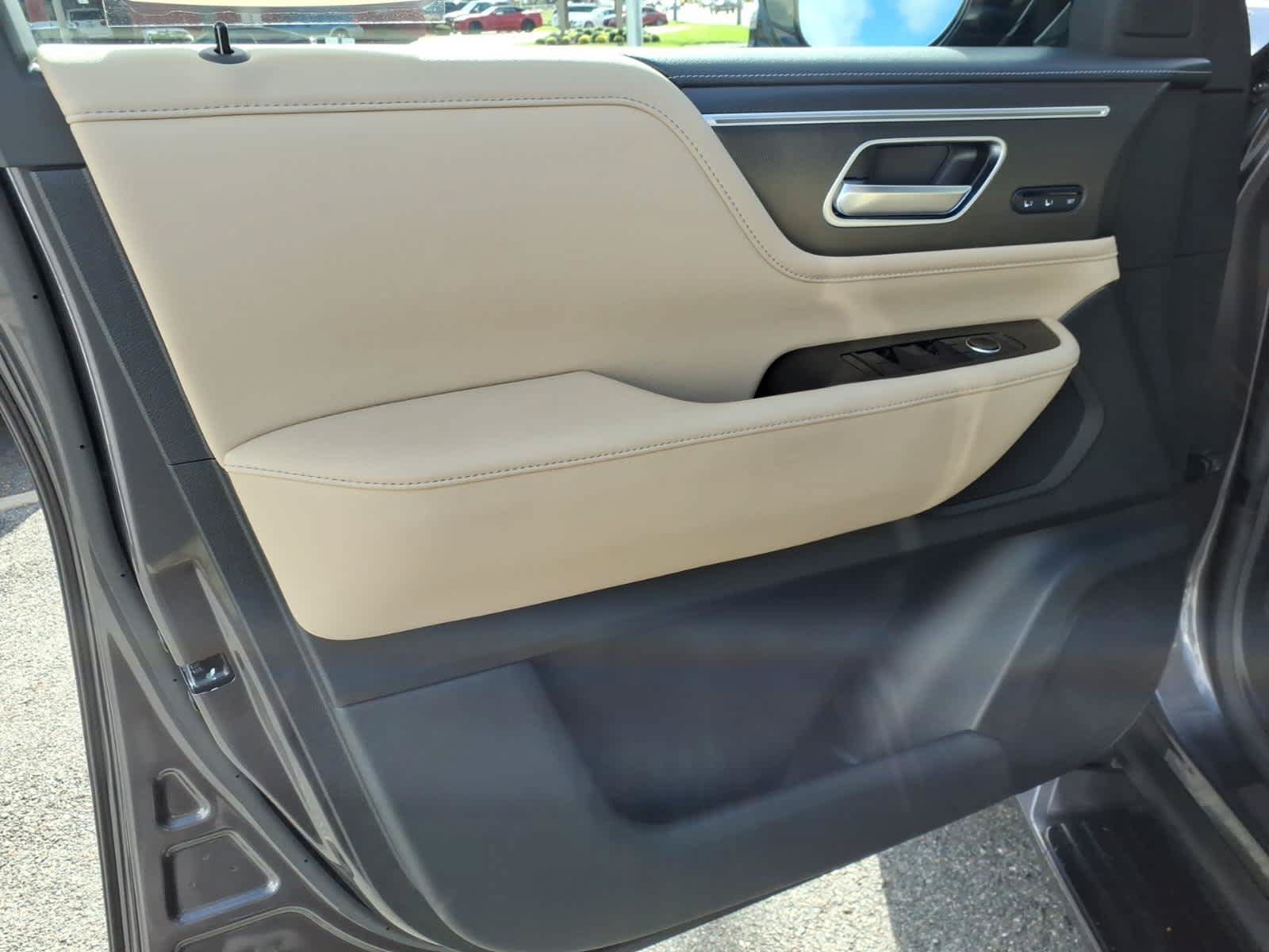 Certified 2026 INFINITI QX80 Pure w/ Cargo Package AWD/4WD image 9