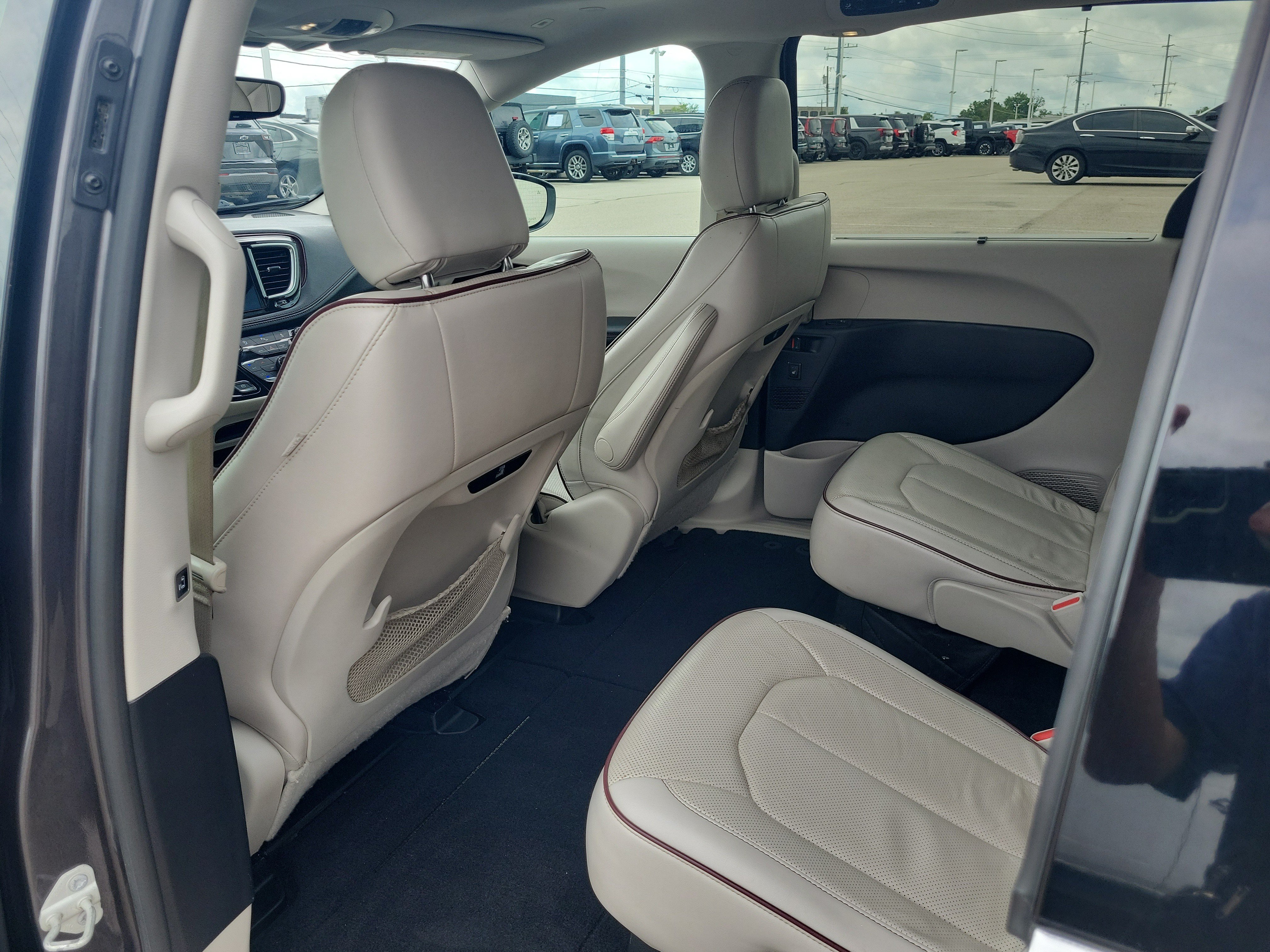 Used 2019 Chrysler Pacifica Limited FWD image 13