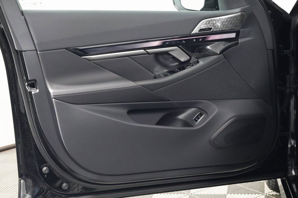 New 2026 BMW i5 eDrive40 w/ Executive Package image 7