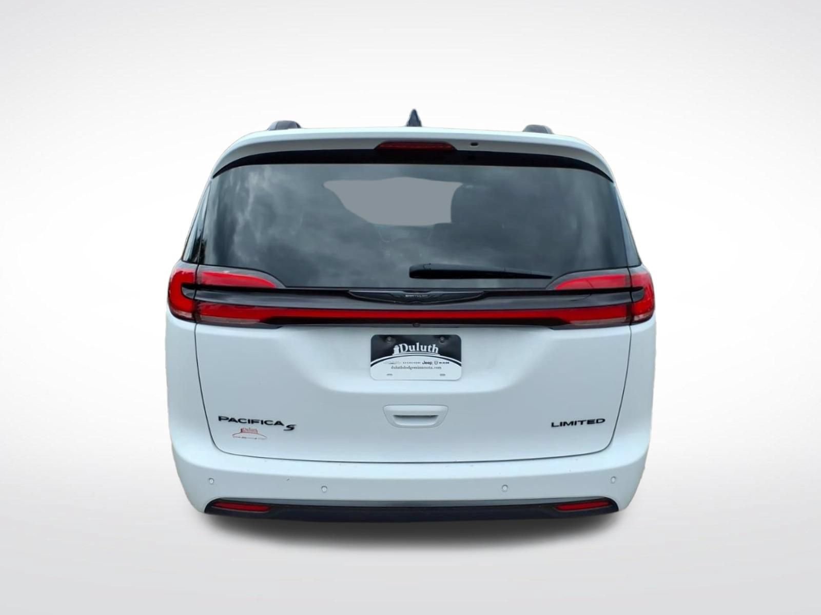 Used 2025 Chrysler Pacifica Limited FWD video 4