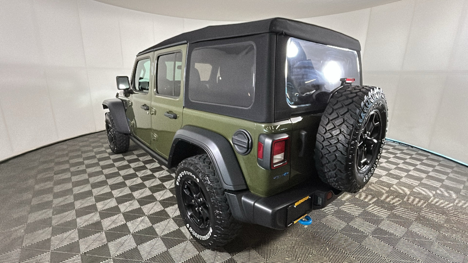 Used 2023 Jeep Wrangler Unlimited w/ Cold Weather Group AWD/4WD image 5