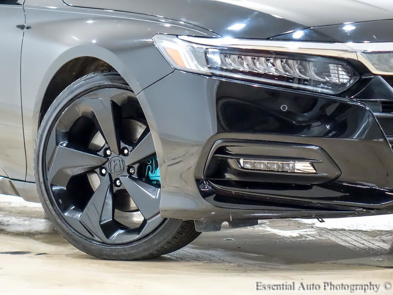 Used 2020 Honda Accord Touring image 3