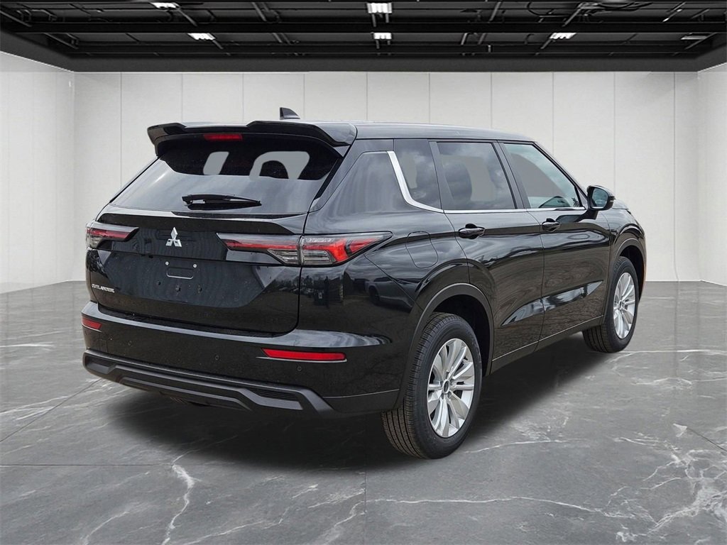 New 2025 Mitsubishi Outlander ES image 5