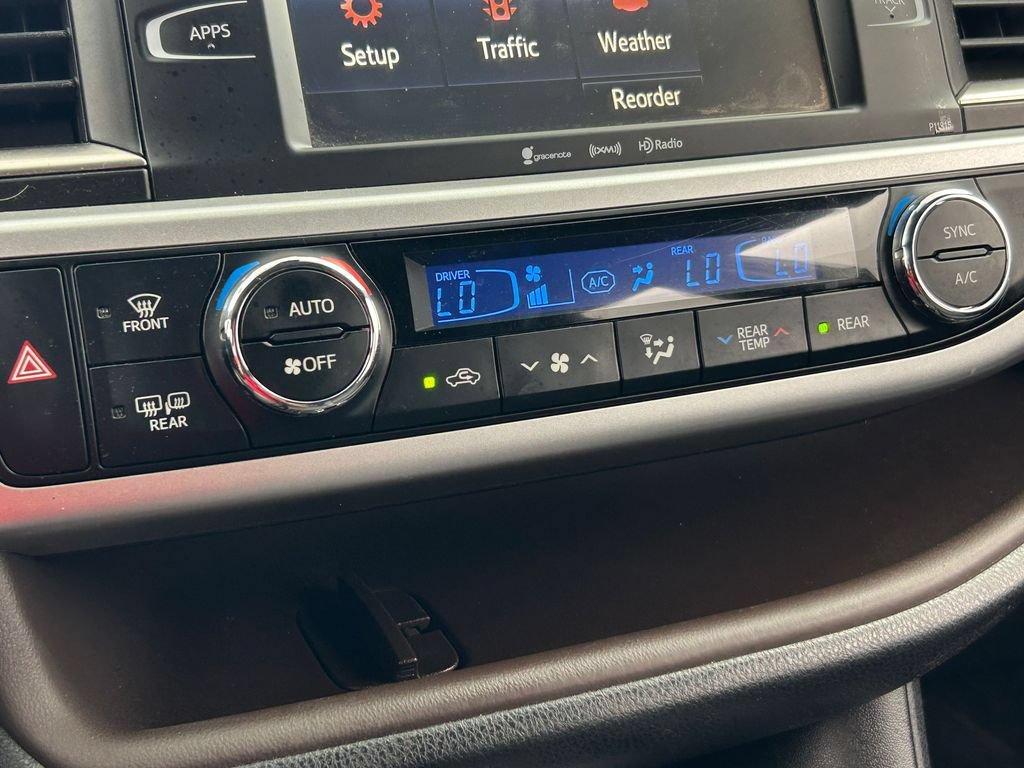 Used 2019 Toyota Highlander Plus FWD image 35