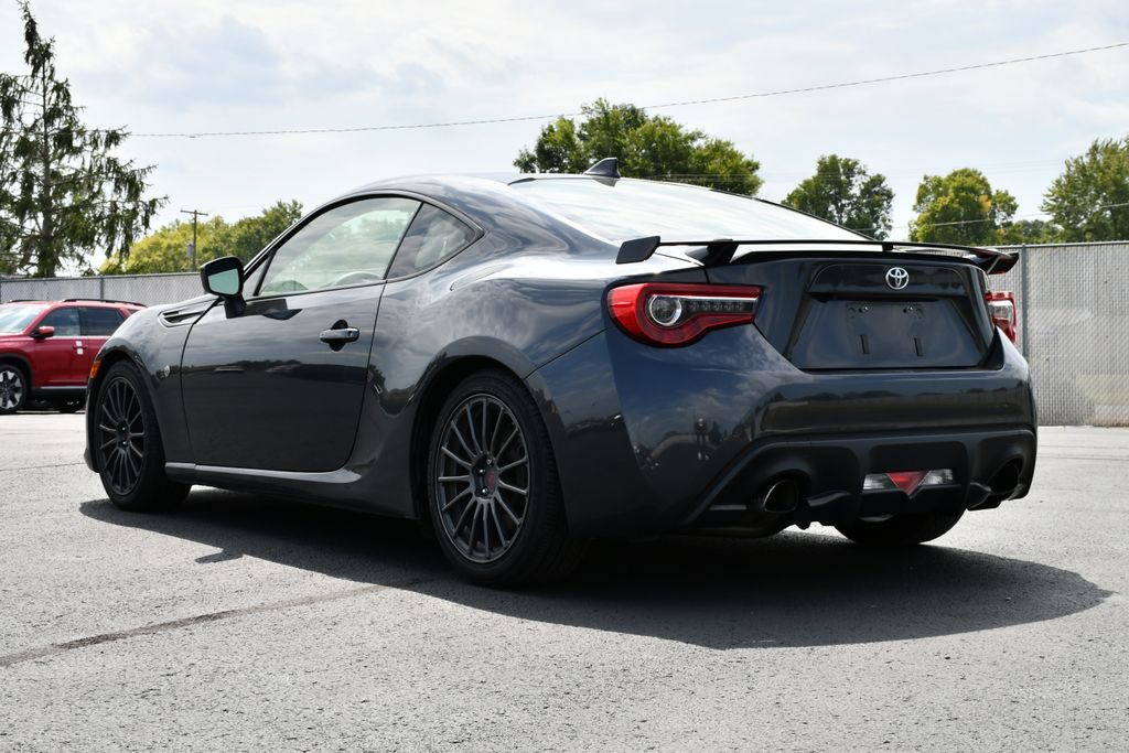Used 2019 Toyota 86 RWD image 5