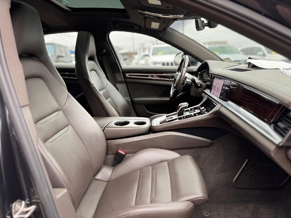 Used 2017 Porsche Panamera 4S image 26