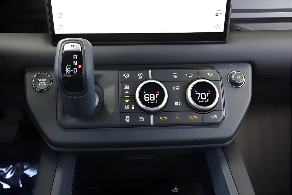 Used 2025 Land Rover Defender 110 S AWD/4WD image 23