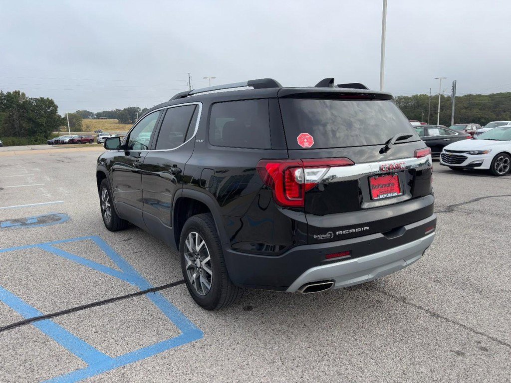 Used 2023 GMC Acadia SLE w/ Driver Convenience Package FWD image 8