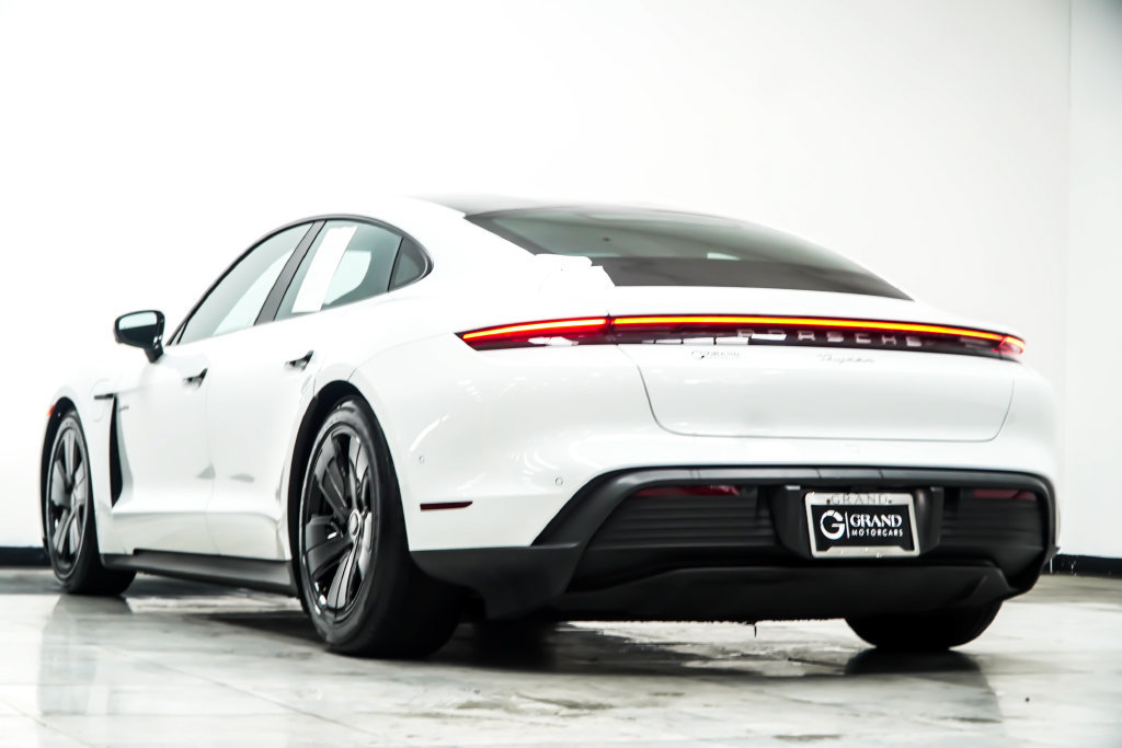 Used 2024 Porsche Taycan RWD image 15