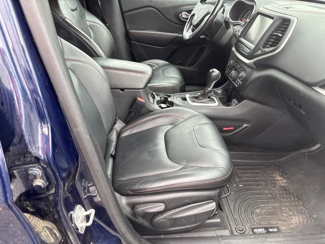 Used 2016 Jeep Cherokee Trailhawk w/ Comfort/Convenience Group AWD/4WD image 13