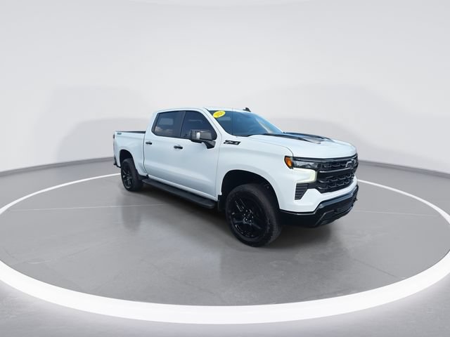 Used 2026 Chevrolet Silverado 1500 LT Trail Boss w/ LT Trail Boss Premium Package AWD/4WD image 2