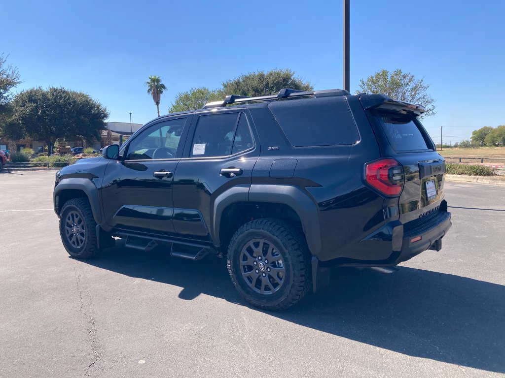 New 2026 Toyota 4Runner SR5 AWD/4WD image 7
