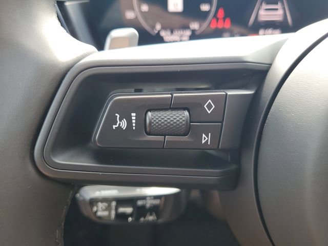 Used 2024 Porsche Cayenne Coupe image 11