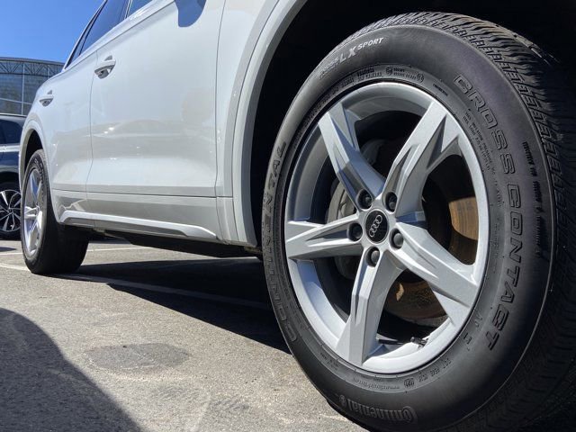 Certified 2023 Audi Q5 Premium w/ Convenience Package AWD/4WD image 8