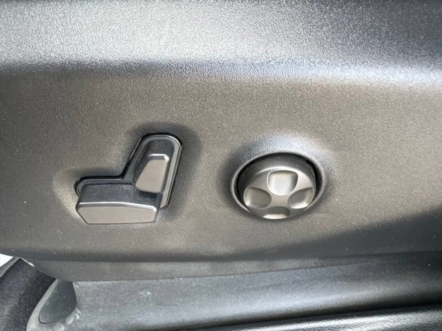 Used 2025 Chrysler Pacifica Select FWD image 35