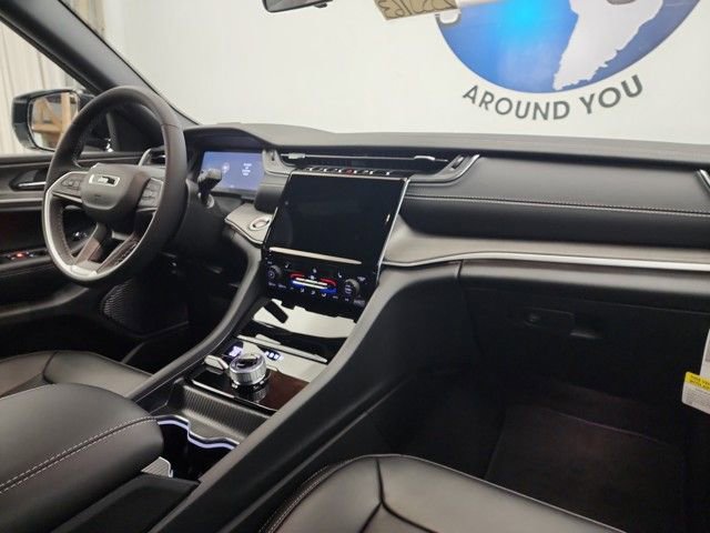 New 2025 Jeep Grand Cherokee L Limited w/ Trailer Tow Package image 25