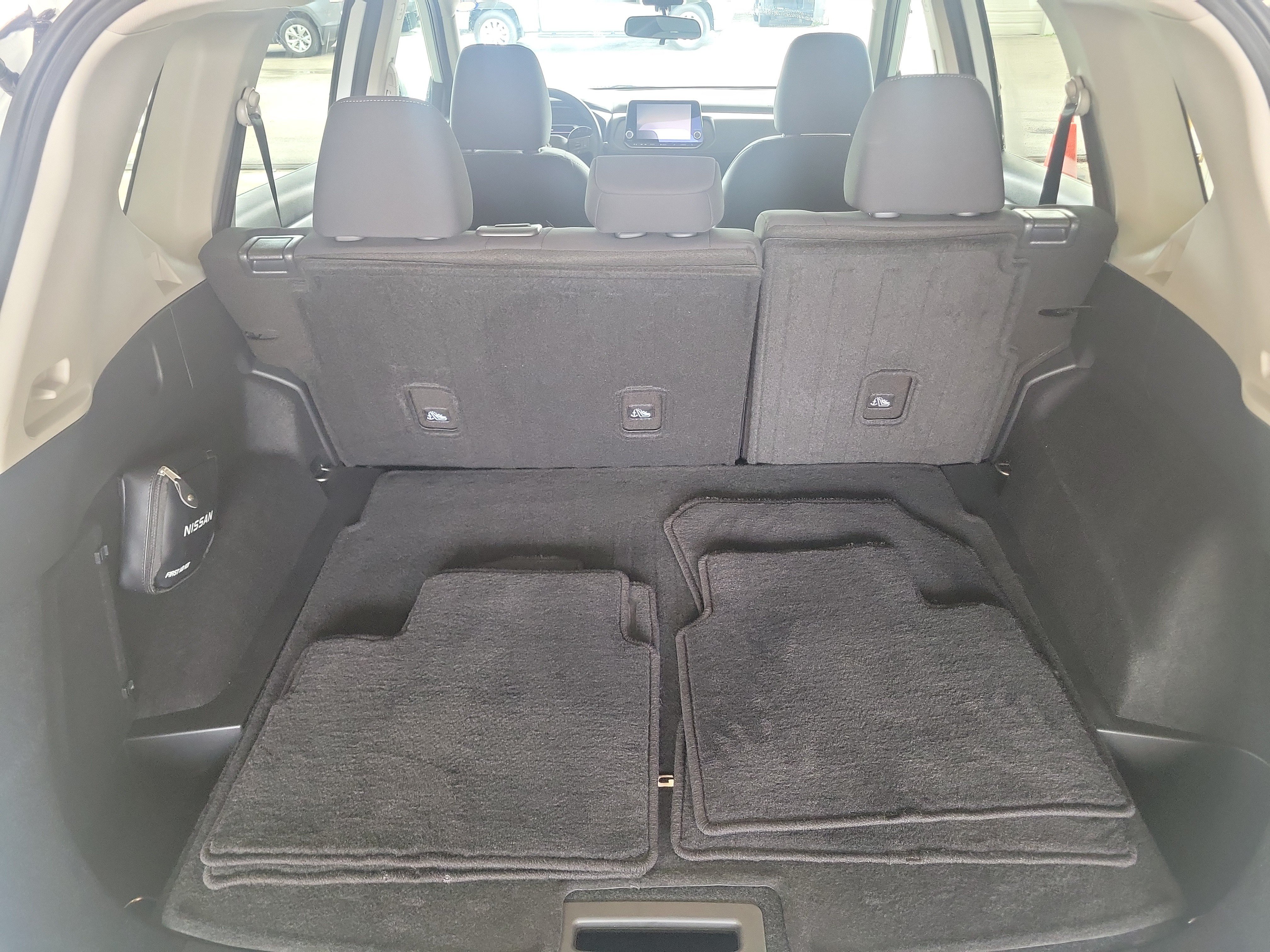 Used 2025 Nissan Rogue S FWD image 15