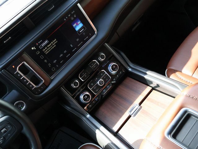 Used 2024 GMC Yukon Denali Ultimate AWD/4WD image 29