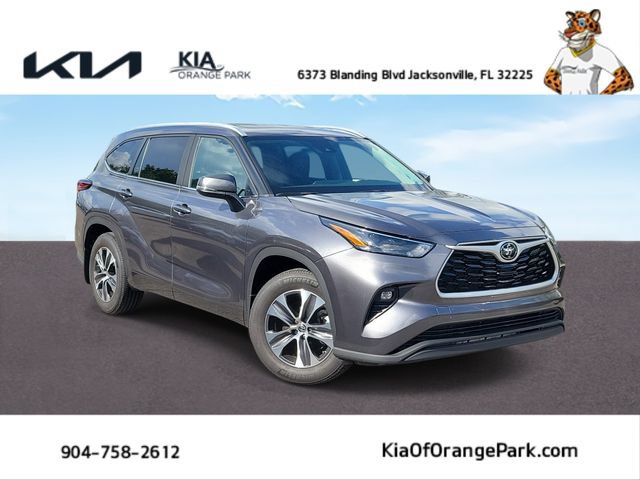 Used 2024 Toyota Highlander XLE