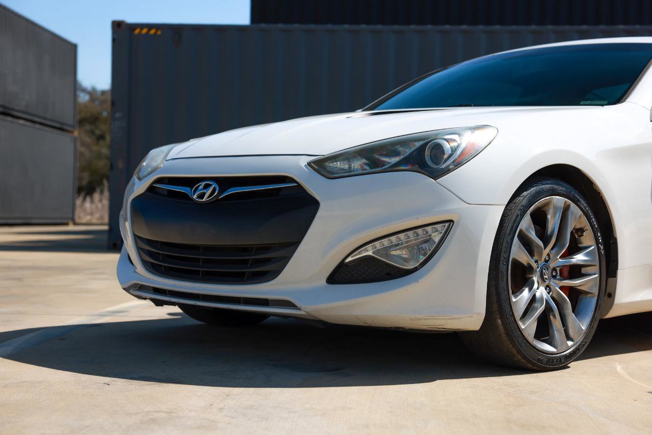 Used 2013 Hyundai Genesis 3.8 image 35