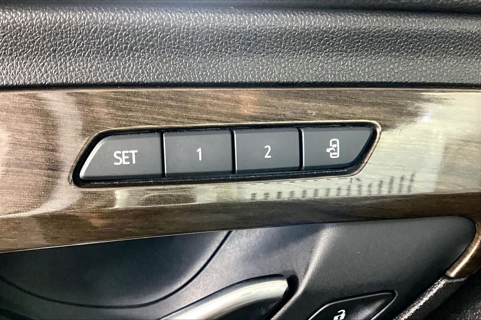 Used 2020 GMC Terrain Denali w/ Denali Premium Package FWD image 33