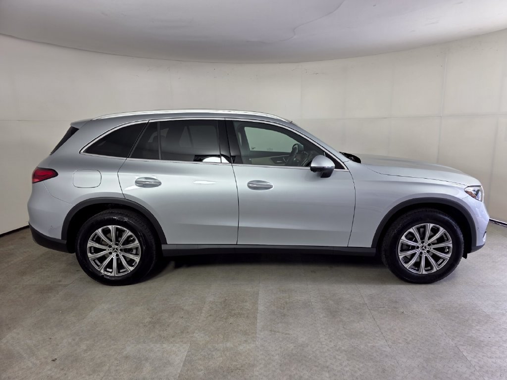 Certified 2026 Mercedes-Benz GLC 300 image 3