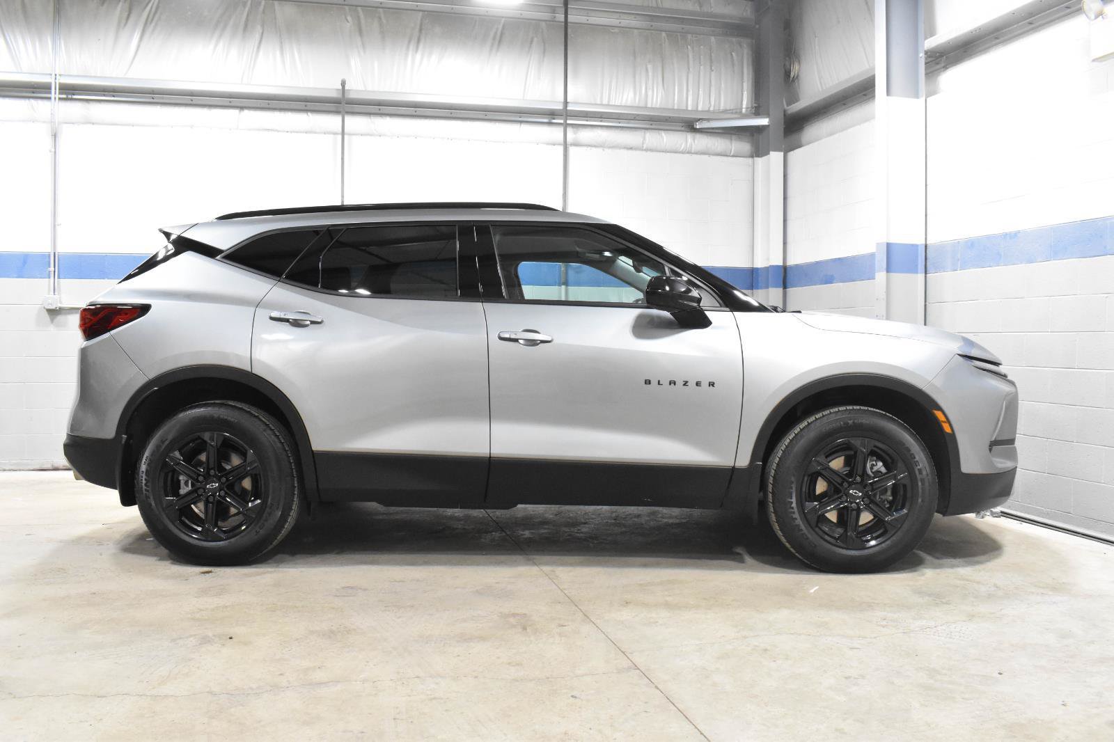 Used 2024 Chevrolet Blazer LT w/ Convenience Package FWD image 31